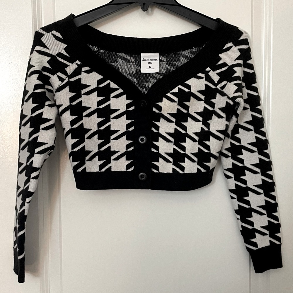 Hollister Cropped Sweater